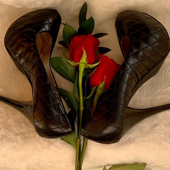 Quipid  black quilted heels 👠 - Picture 8 of 8